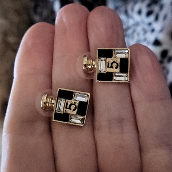 Fashionable earrings - Picture 3 of 4